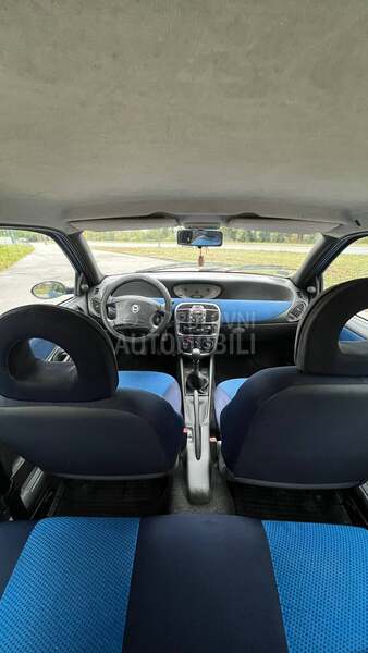 Lancia Ypsilon Elefantino blu