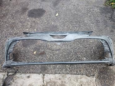 Branik za Toyota Camry