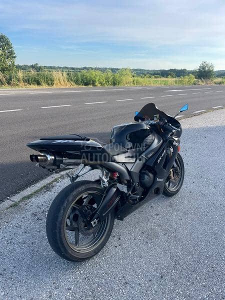 Kawasaki zx6r
