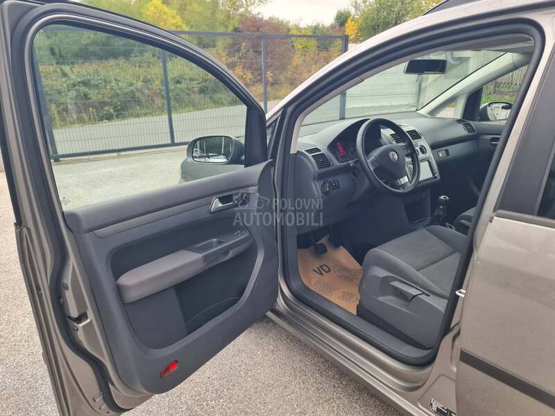 Volkswagen Touran 1.9TDI N E M A C K A