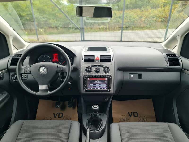 Volkswagen Touran 1.9TDI N E M A C K A