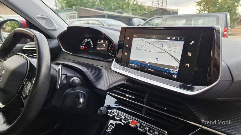 Peugeot 2008 1.2 buss avtomatic