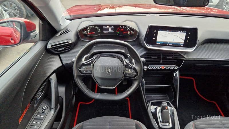Peugeot 2008 1.2 buss avtomatic
