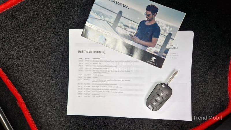 Peugeot 2008 1.2 buss avtomatic