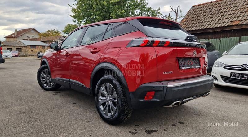 Peugeot 2008 1.2 buss avtomatic