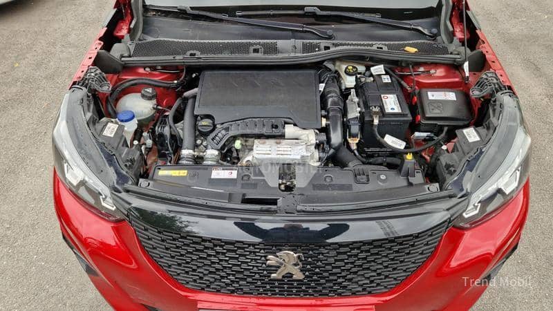 Peugeot 2008 1.2 buss avtomatic