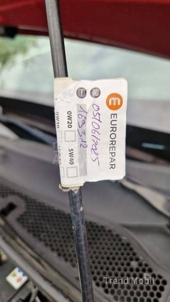 Peugeot 2008 1.2 buss avtomatic