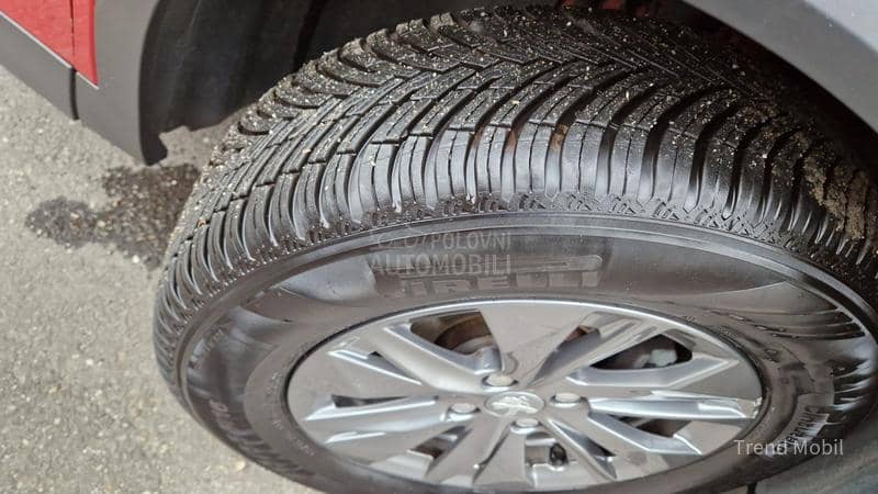 Peugeot 2008 1.2 buss avtomatic