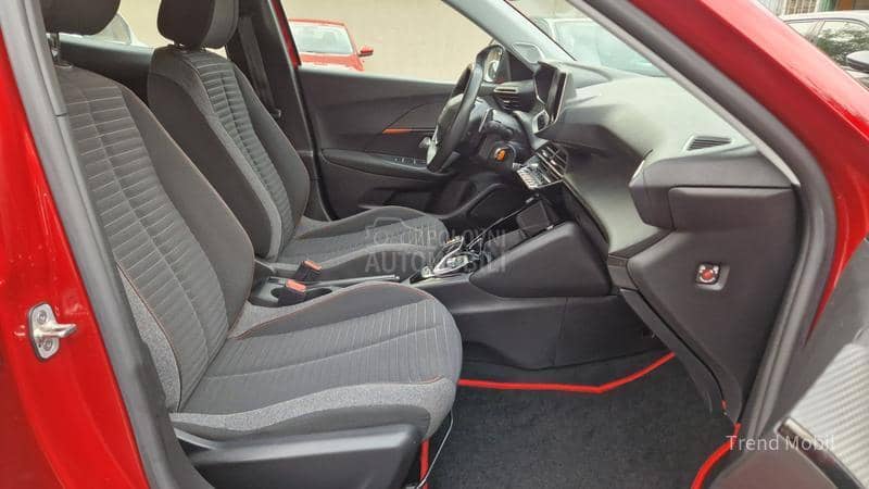 Peugeot 2008 1.2 buss avtomatic