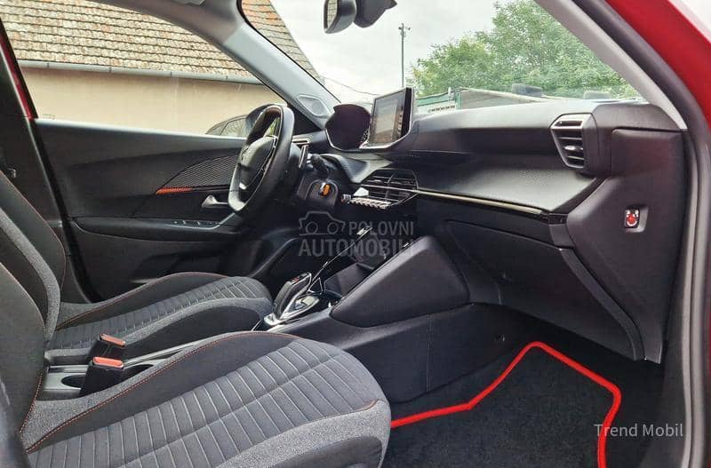 Peugeot 2008 1.2 buss avtomatic