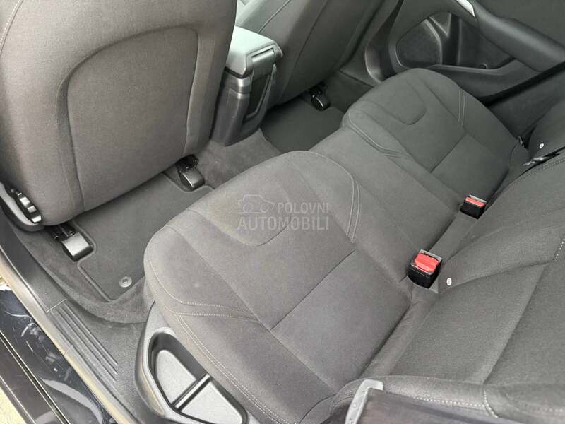 Volvo V40 2.0D4/PAN0RAMA/FUL