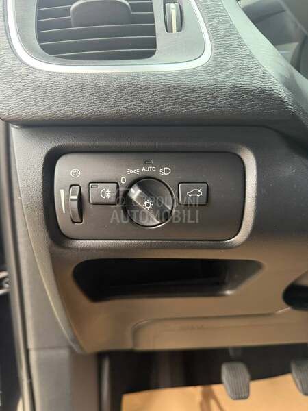 Volvo V40 2.0D4/PAN0RAMA/FUL