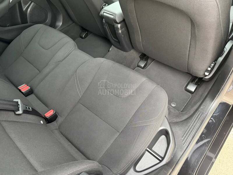 Volvo V40 2.0D4/PAN0RAMA/FUL