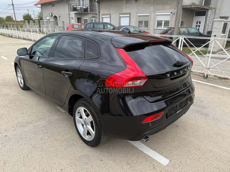 Volvo V40 2.0D4/PAN0RAMA/FUL