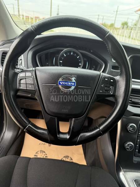 Volvo V40 2.0D4/PAN0RAMA/FUL