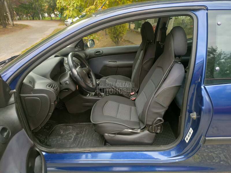 Peugeot 206 1.1