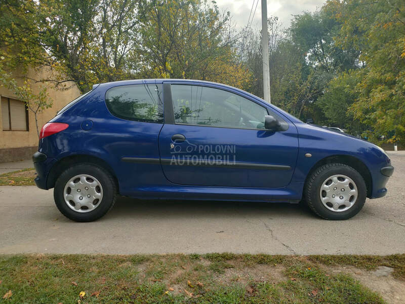 Peugeot 206 1.1