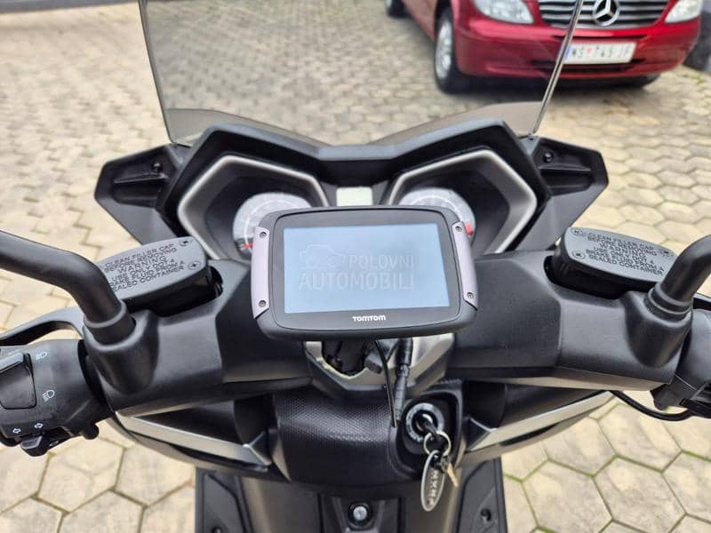 Yamaha XMAX