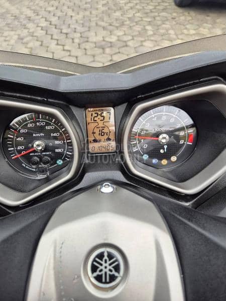 Yamaha XMAX