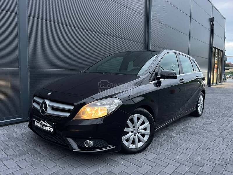 Mercedes Benz B 180 KOŽA/FUL/NAV