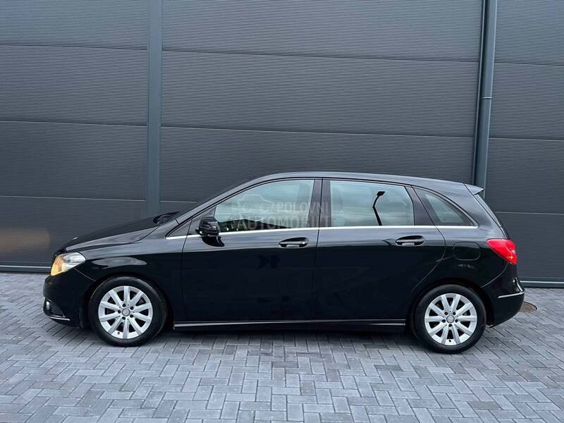 Mercedes Benz B 180 KOŽA/FUL/NAV