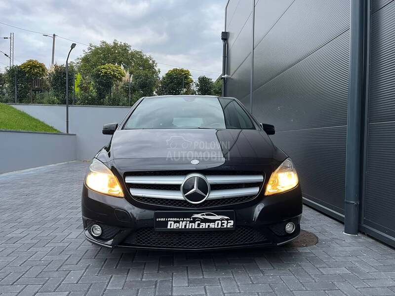 Mercedes Benz B 180 KOŽA/FUL/NAV