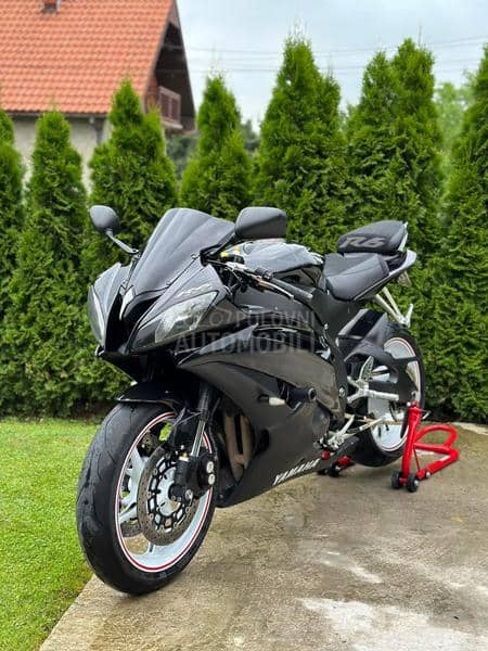 Yamaha R6