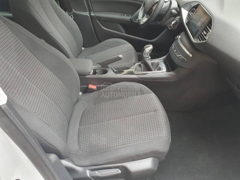 Peugeot 308 1.6 BLUEHDI