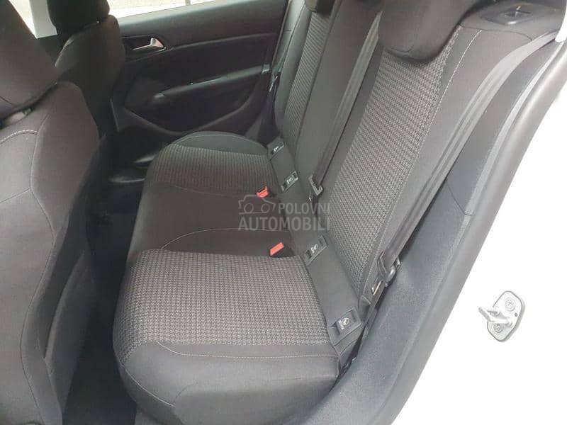 Peugeot 308 1.6 BLUEHDI