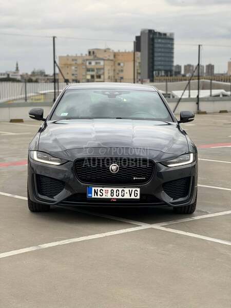 Jaguar XE 