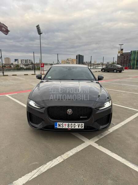 Jaguar XE 
