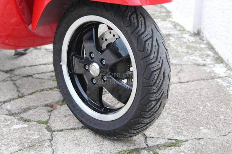 Vespa GTS 300 HPE Super