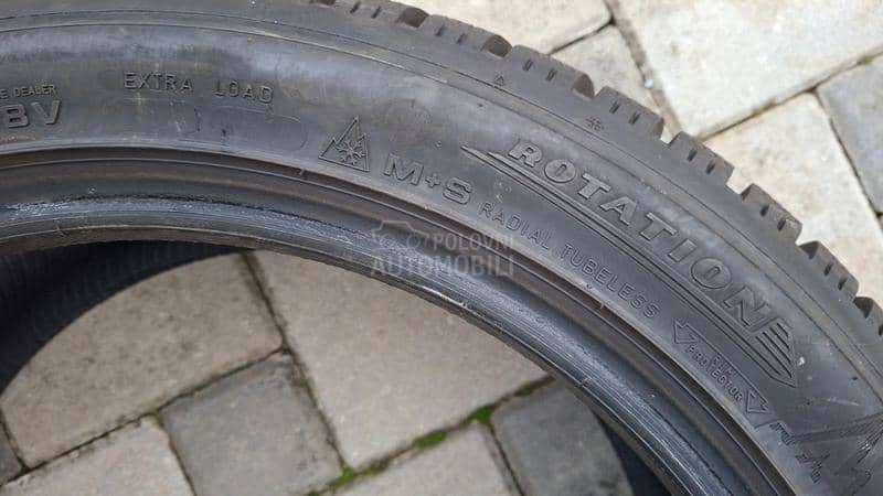 Dunlop 235/45 R18 Zimska