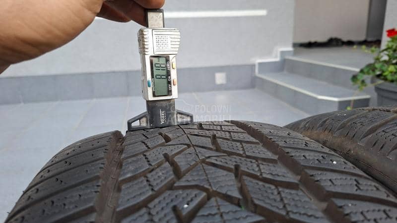 Dunlop 235/45 R18 Zimska