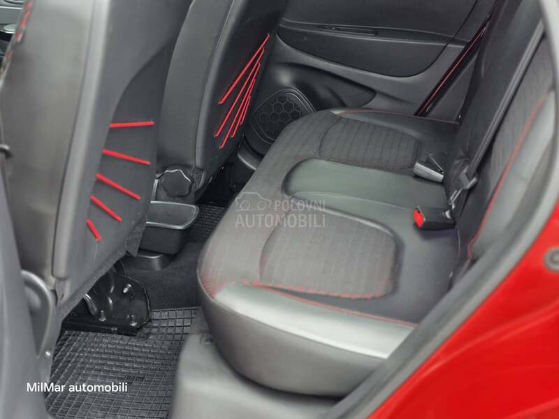 Renault Captur HELLY HANSEN/AUT/CH