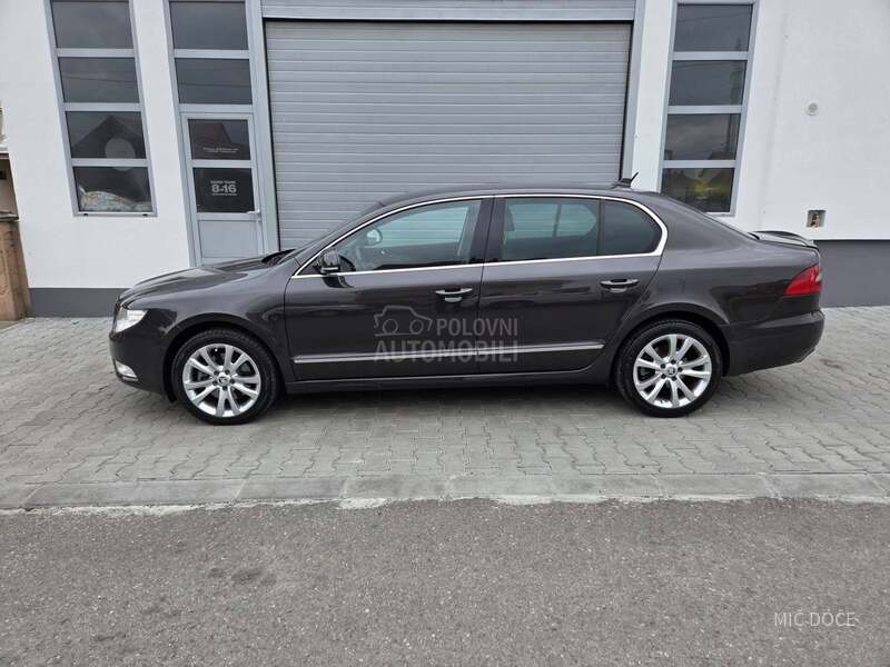 Škoda Superb 2.o tdi dsg xenon