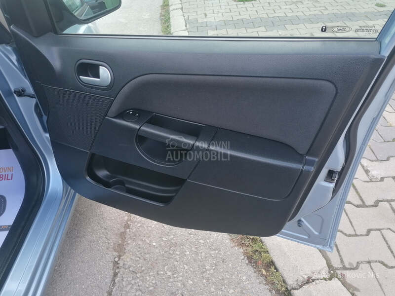 Ford Fiesta 1.6i SPORT LINE CH
