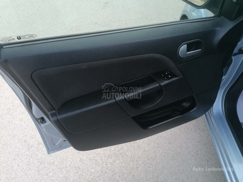 Ford Fiesta 1.6i SPORT LINE CH