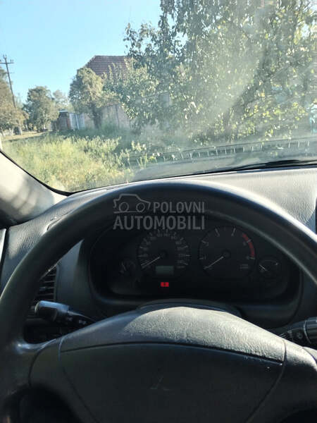 Mitsubishi Carisma 