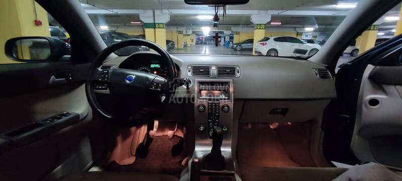 Volvo V50 2.0