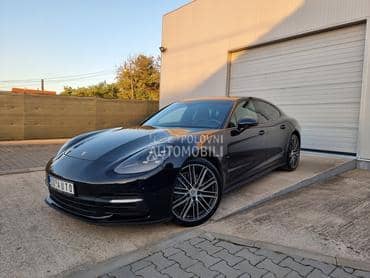 Porsche Panamera 4S