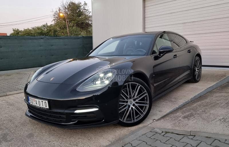 Porsche Panamera 4S