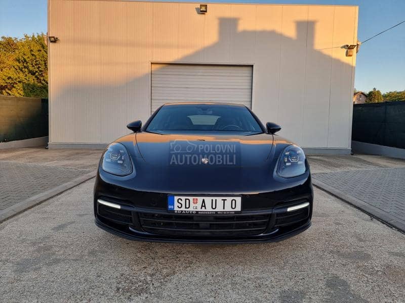 Porsche Panamera 4S