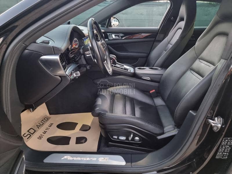 Porsche Panamera 4S