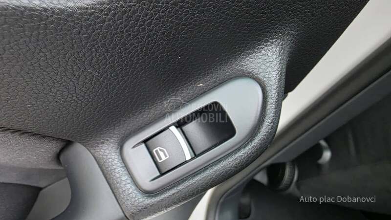 Volkswagen Golf 6 1.6 TDI HIGH-LINE