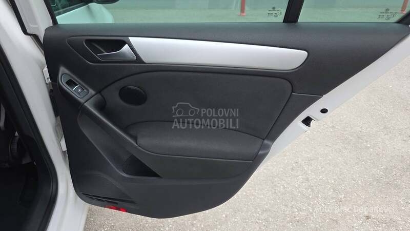Volkswagen Golf 6 1.6 TDI HIGH-LINE