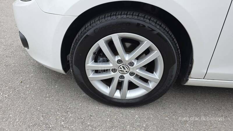 Volkswagen Golf 6 1.6 TDI HIGH-LINE