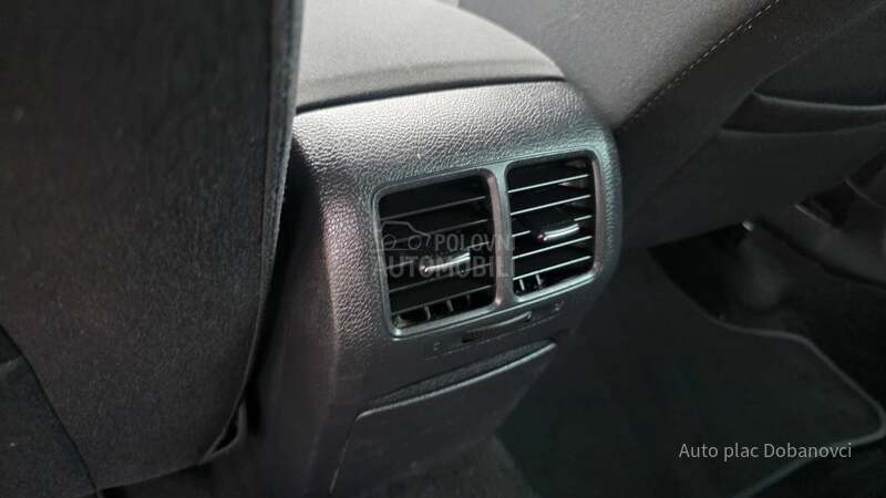 Volkswagen Golf 6 1.6 TDI HIGH-LINE