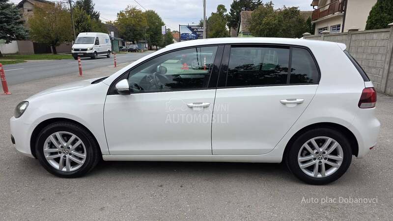 Volkswagen Golf 6 1.6 TDI HIGH-LINE