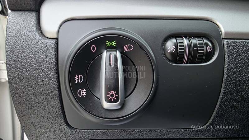 Volkswagen Golf 6 1.6 TDI HIGH-LINE